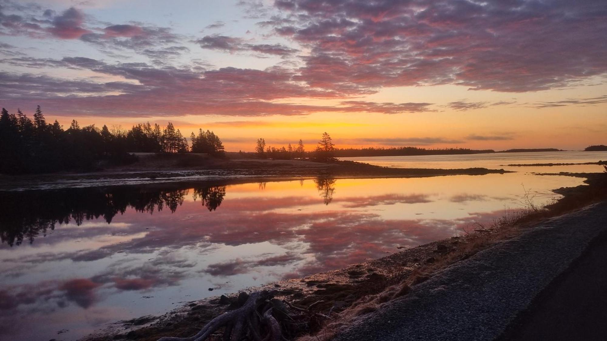 Oceanfront Apartments Port Dufferin ภายนอก รูปภาพ